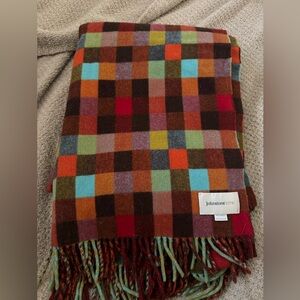 Johnstons home large lambs wool throw 76”x56” luxury